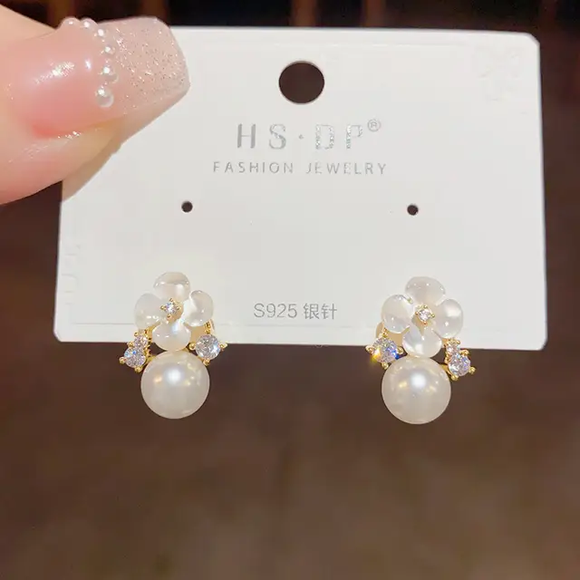 Flower Pearl Stud Earrings