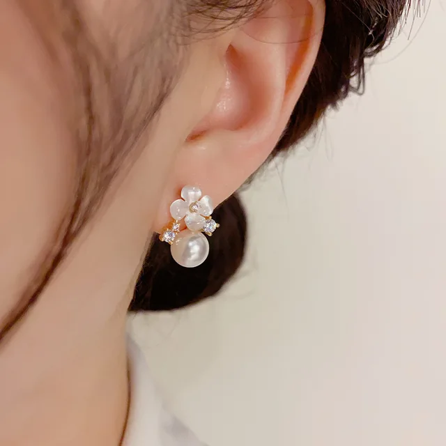 Flower Pearl Stud Earrings