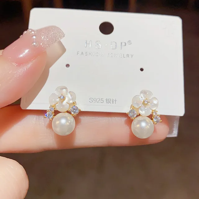 Flower Pearl Stud Earrings