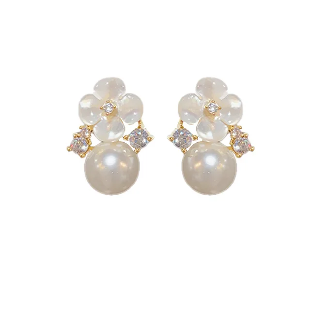 Flower Pearl Stud Earrings