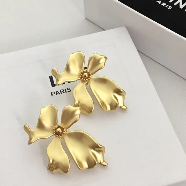 Retro Flower Stud