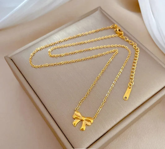 Bow Delight Necklace