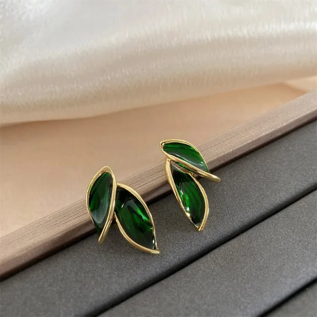 Sweet Leaf Dangle Earrings